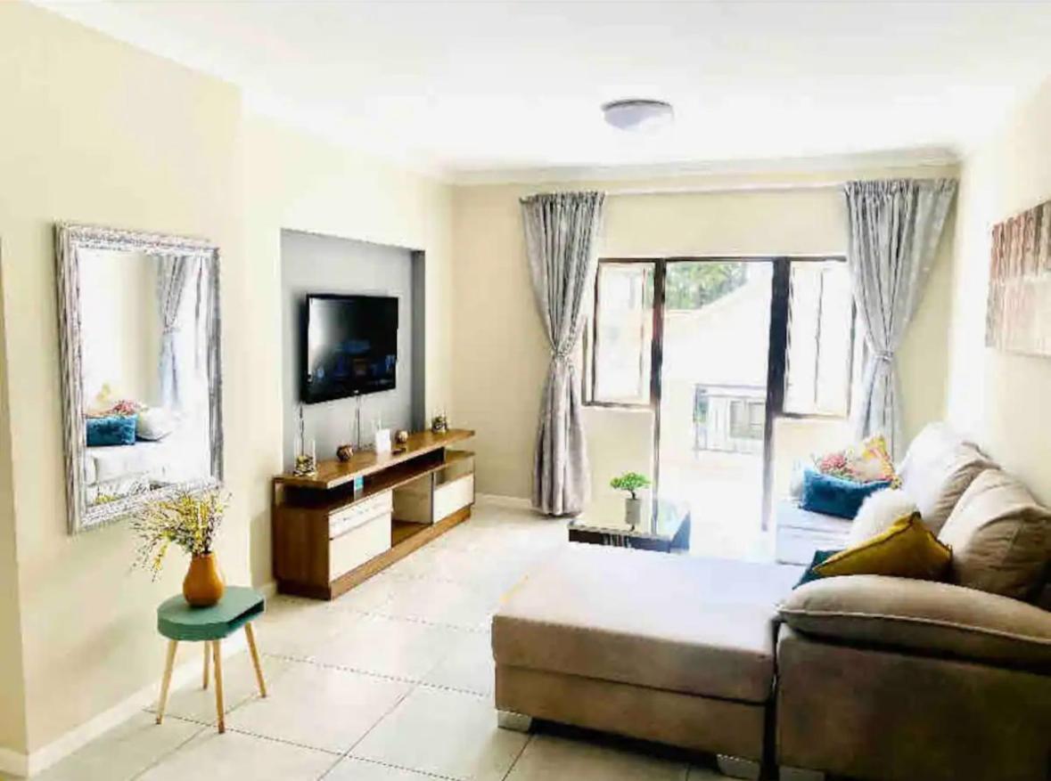 Suite Junior con cama extragrande y vistas al océano